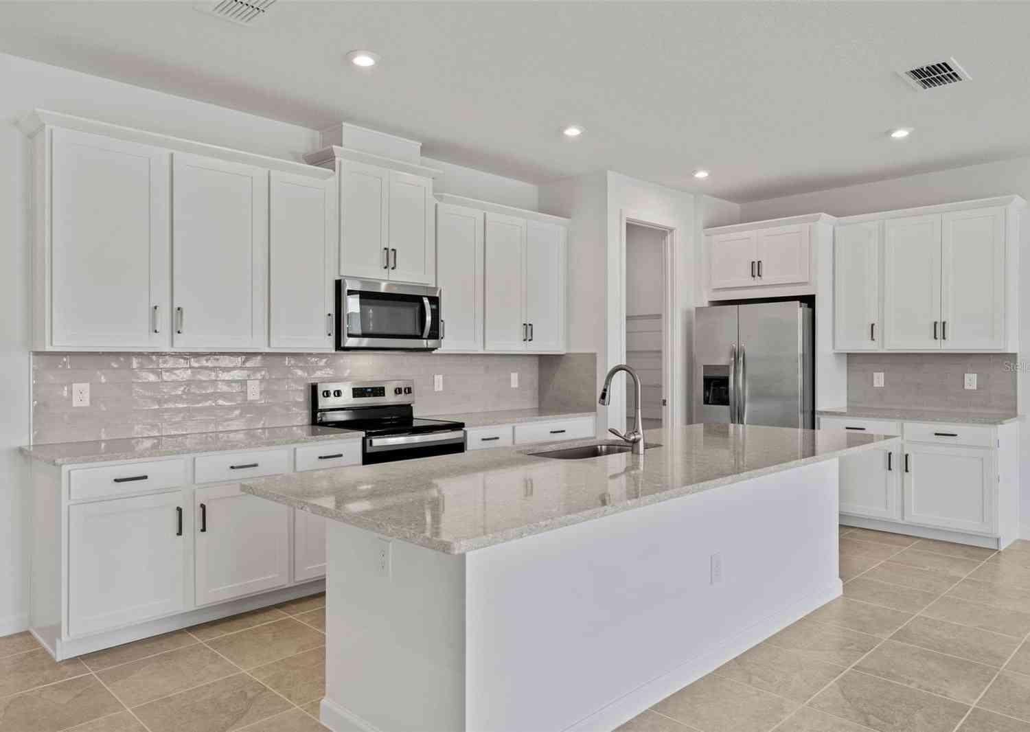 2740 Sweet Acacia Drive, CLERMONT, Florida image 3