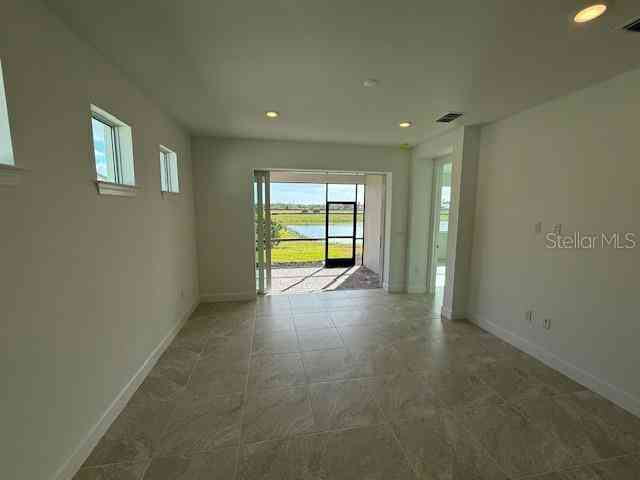 10407 Abaco Falls Drive, Englewood, Florida image 6