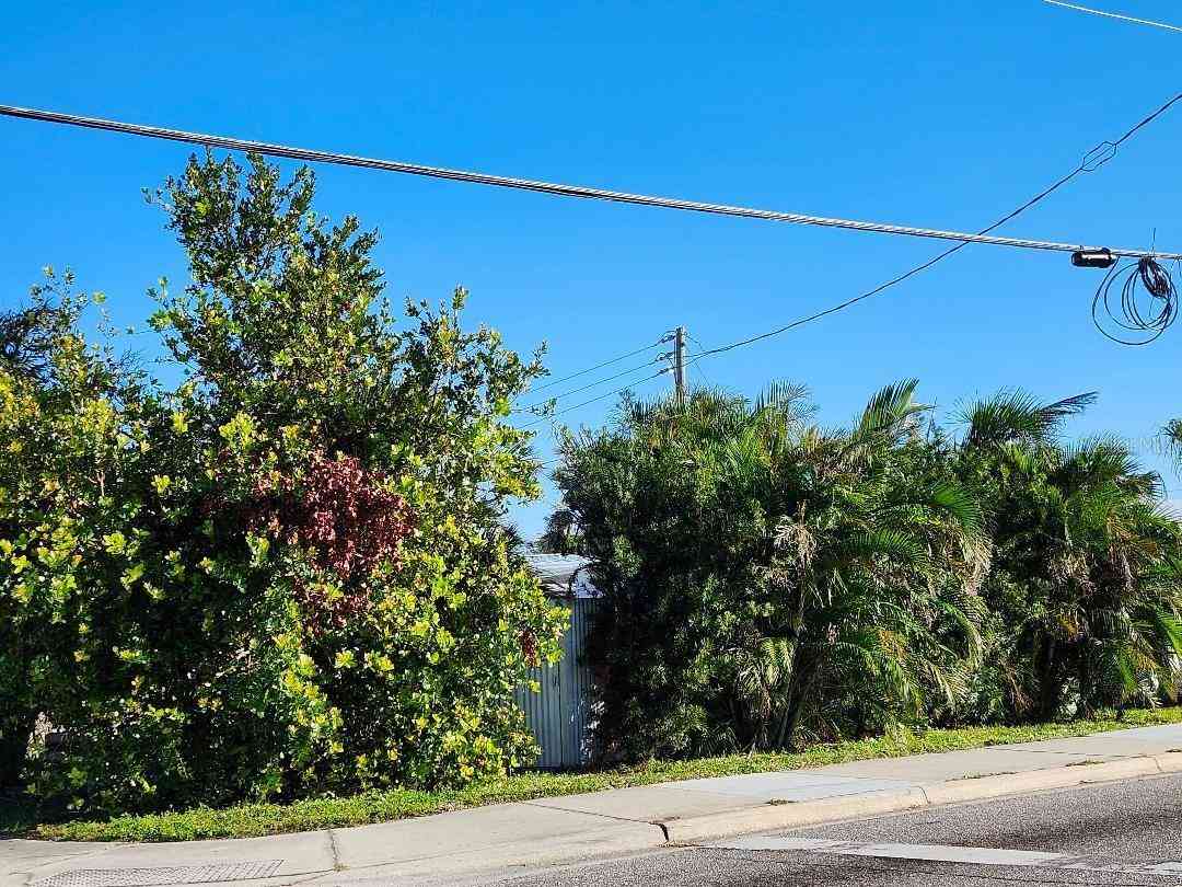 6625 Oregon Street, BRADENTON, Florida image 2