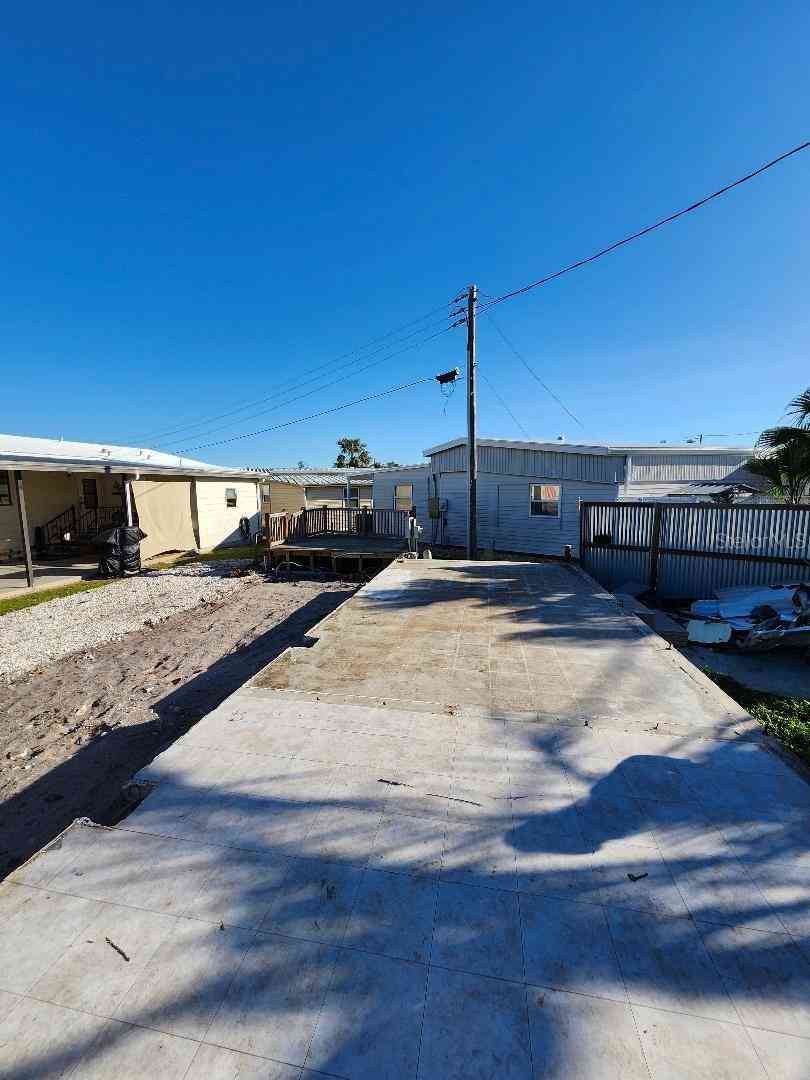 6625 Oregon Street, BRADENTON, Florida image 4