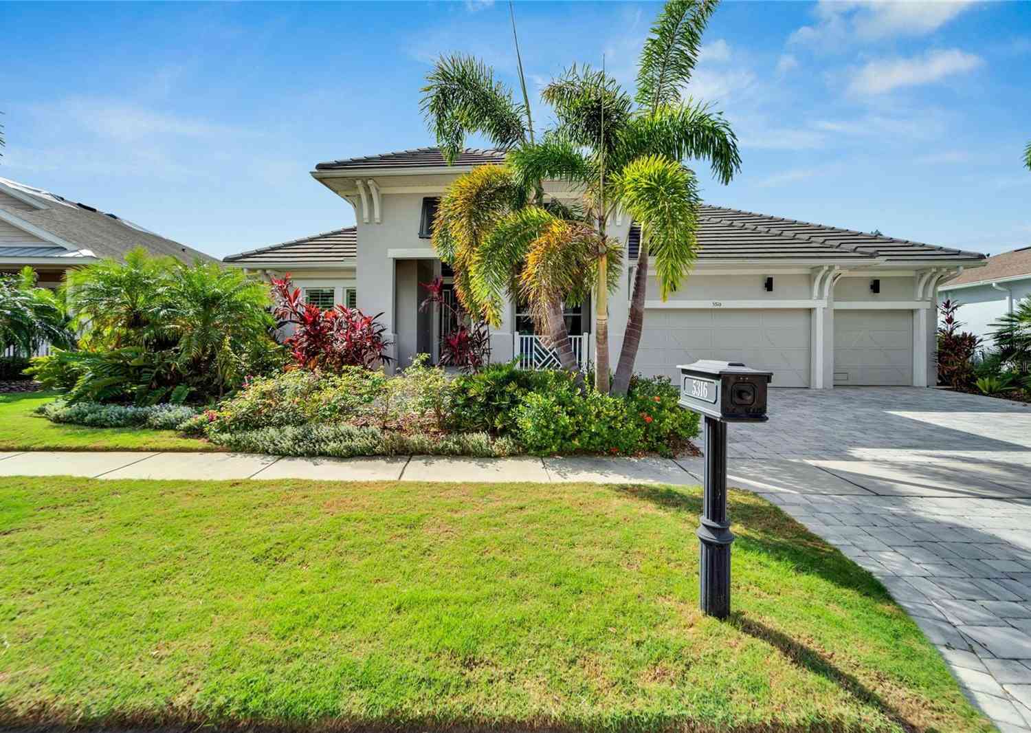 5316 Loon Nest Court, Apollo Beach, Florida image 1