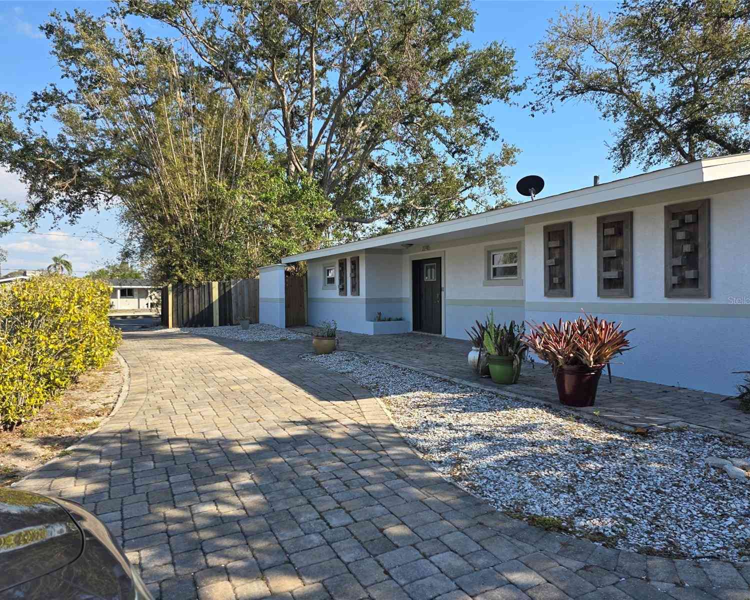 2746 Hibiscus Street, SARASOTA, Florida image 2