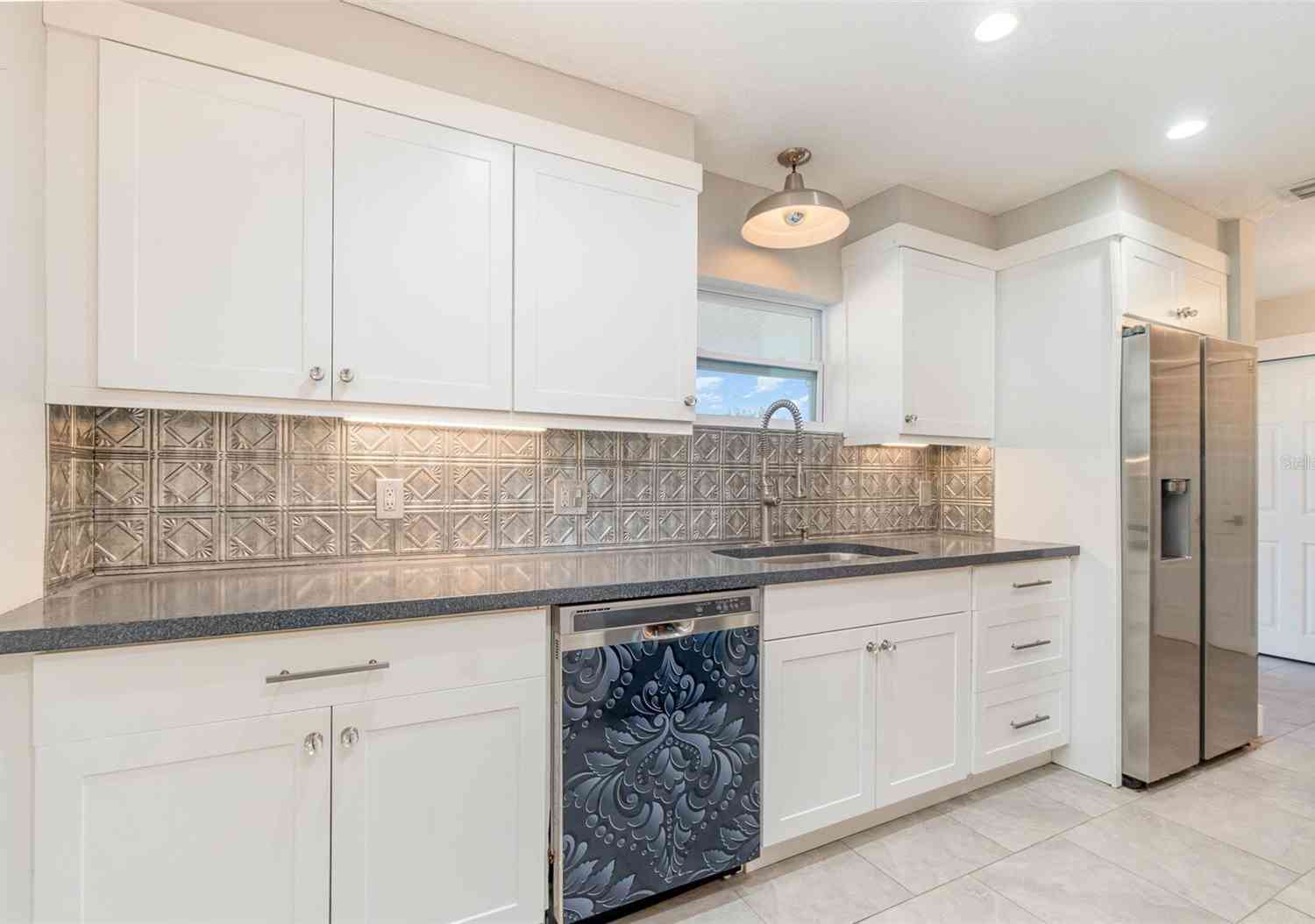 2746 Hibiscus Street, SARASOTA, Florida image 6
