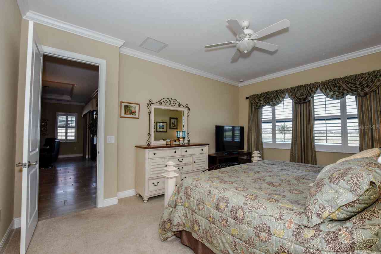 23739 Waverly Circle, VENICE, Florida image 16