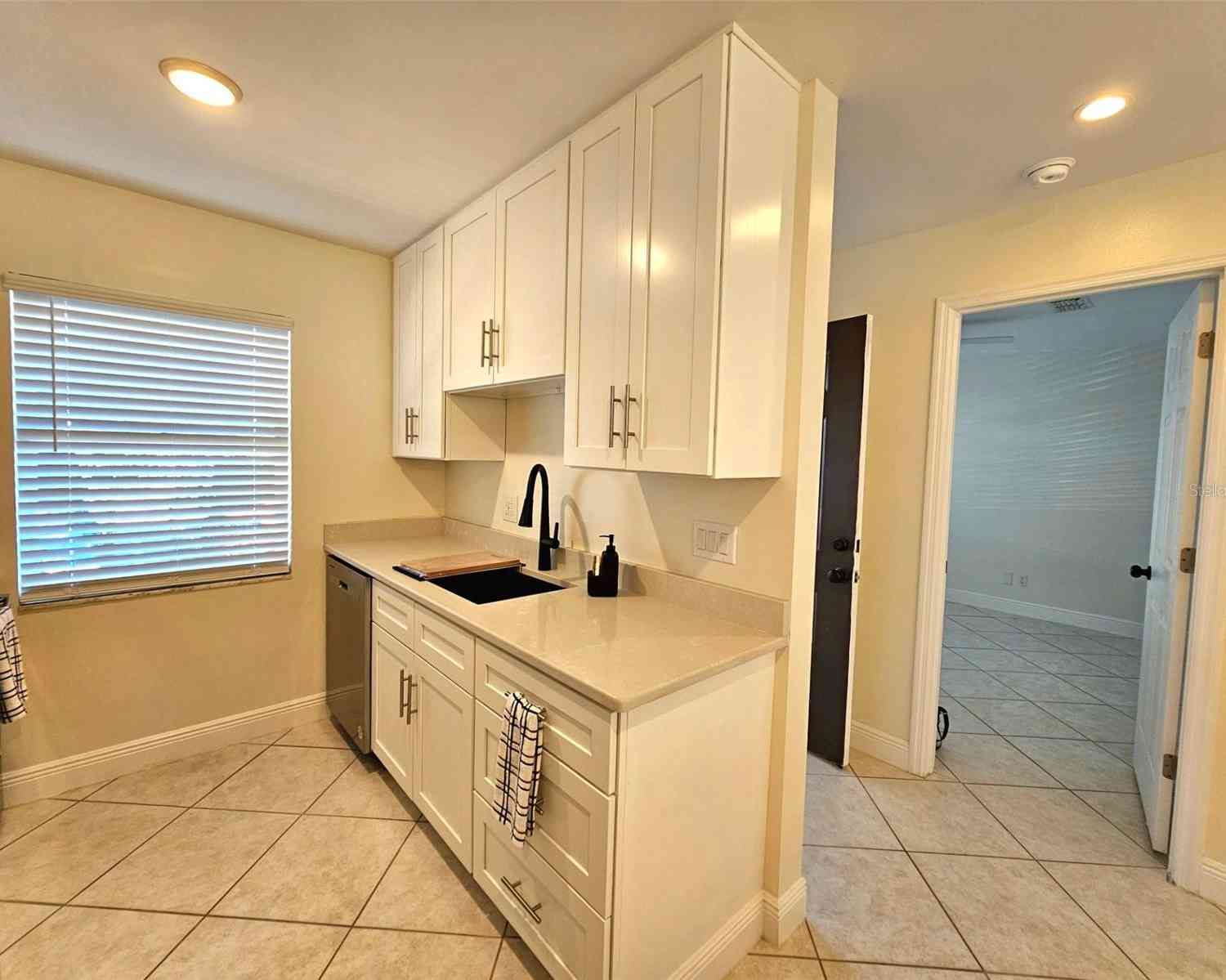 2440 Enterprise Road #4, CLEARWATER, Florida image 3