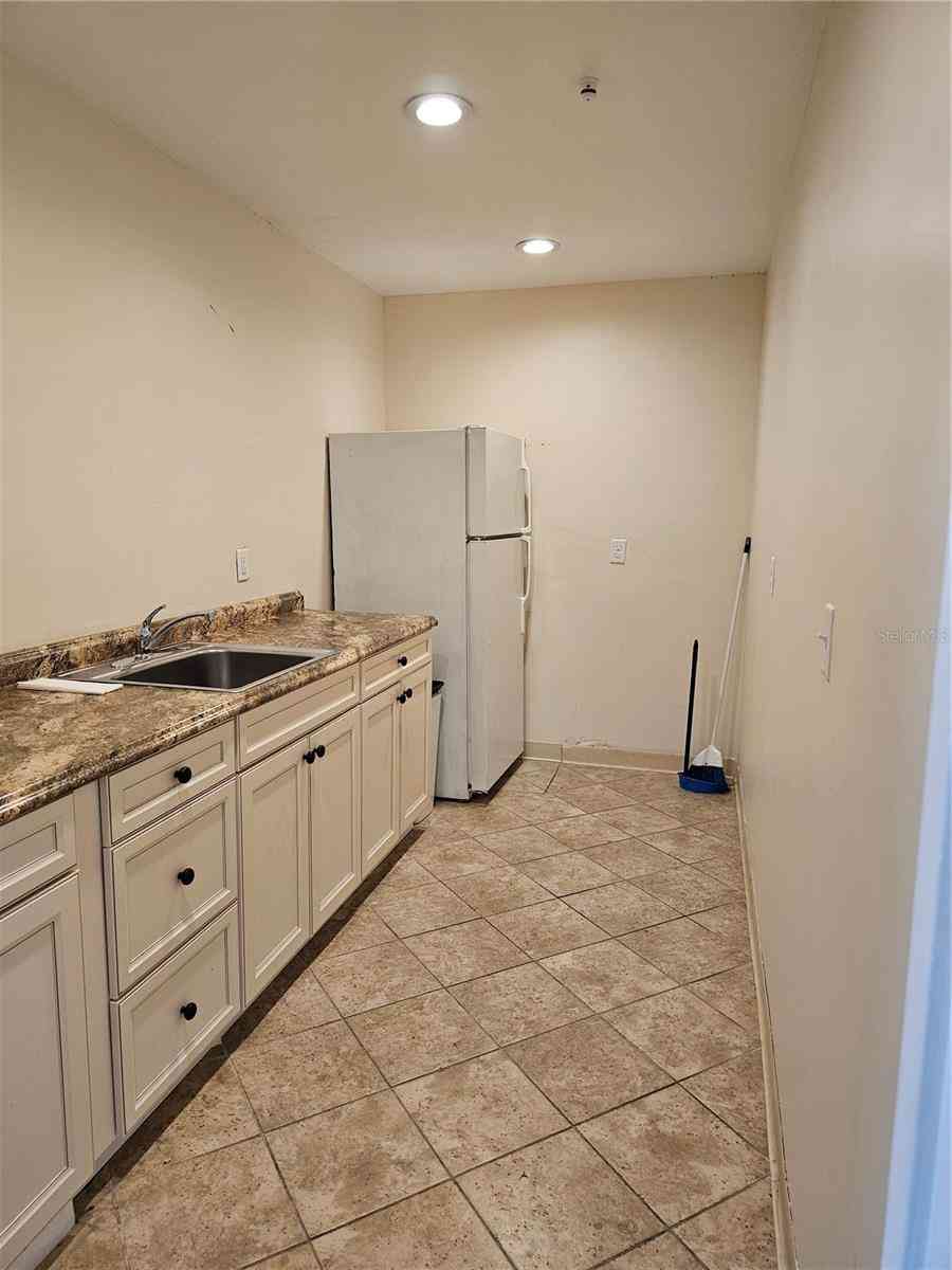 2440 Enterprise Road #4, CLEARWATER, Florida image 33