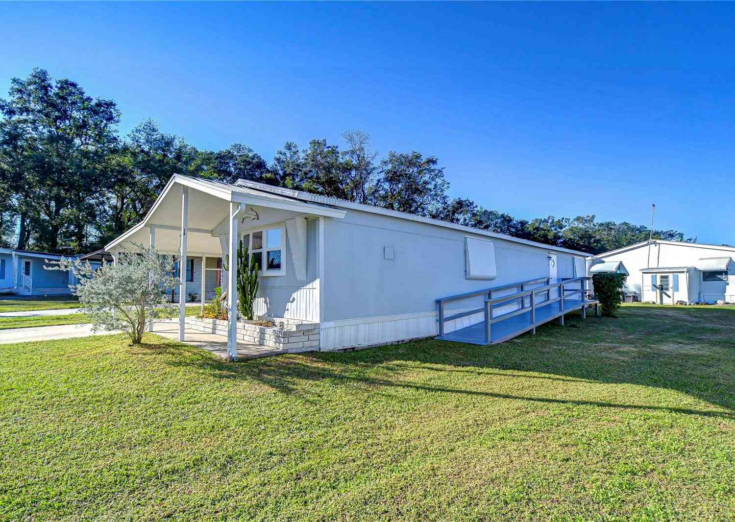 39401 Sycamore Lane, ZEPHYRHILLS, Florida image 42