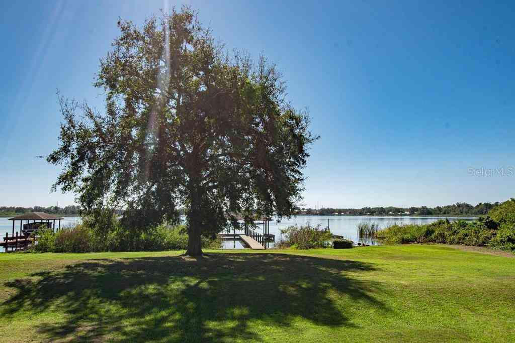 4027 Island Lakes Drive, WINTER HAVEN, Florida image 8