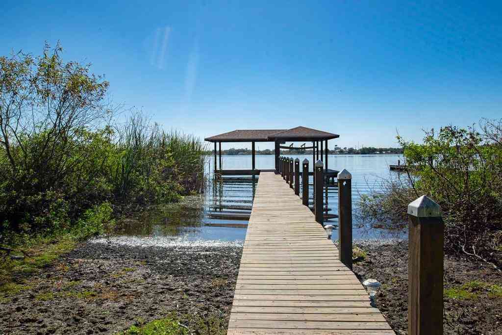 4027 Island Lakes Drive, WINTER HAVEN, Florida image 10