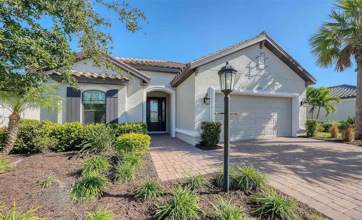 4711 Arpino Court, BRADENTON, Florida image 3