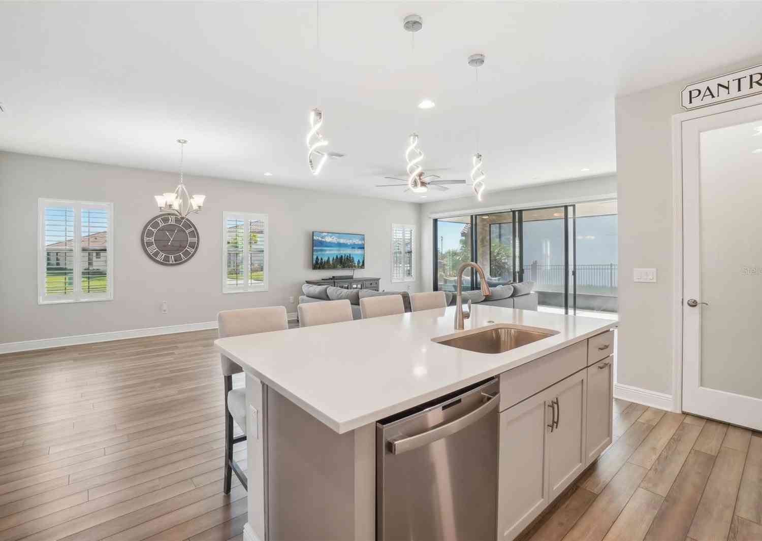 8303 Dove Bog Terrace, PARRISH, Florida image 12