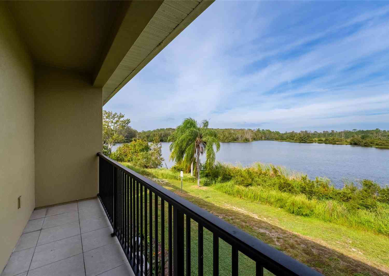 476 Lake Shore Parkway, DAVENPORT, Florida image 3