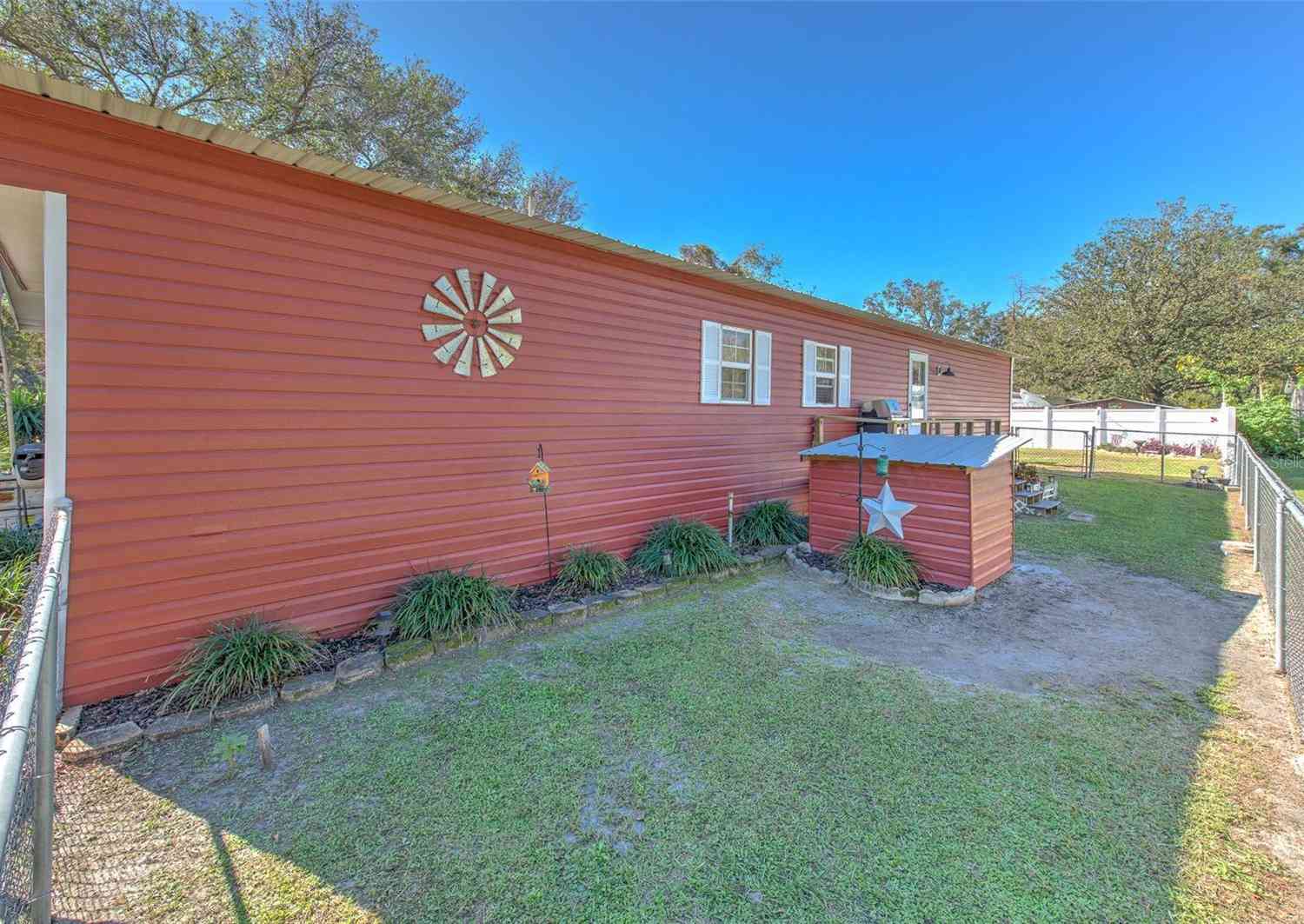 3825 Court Street, ZEPHYRHILLS, Florida image 6