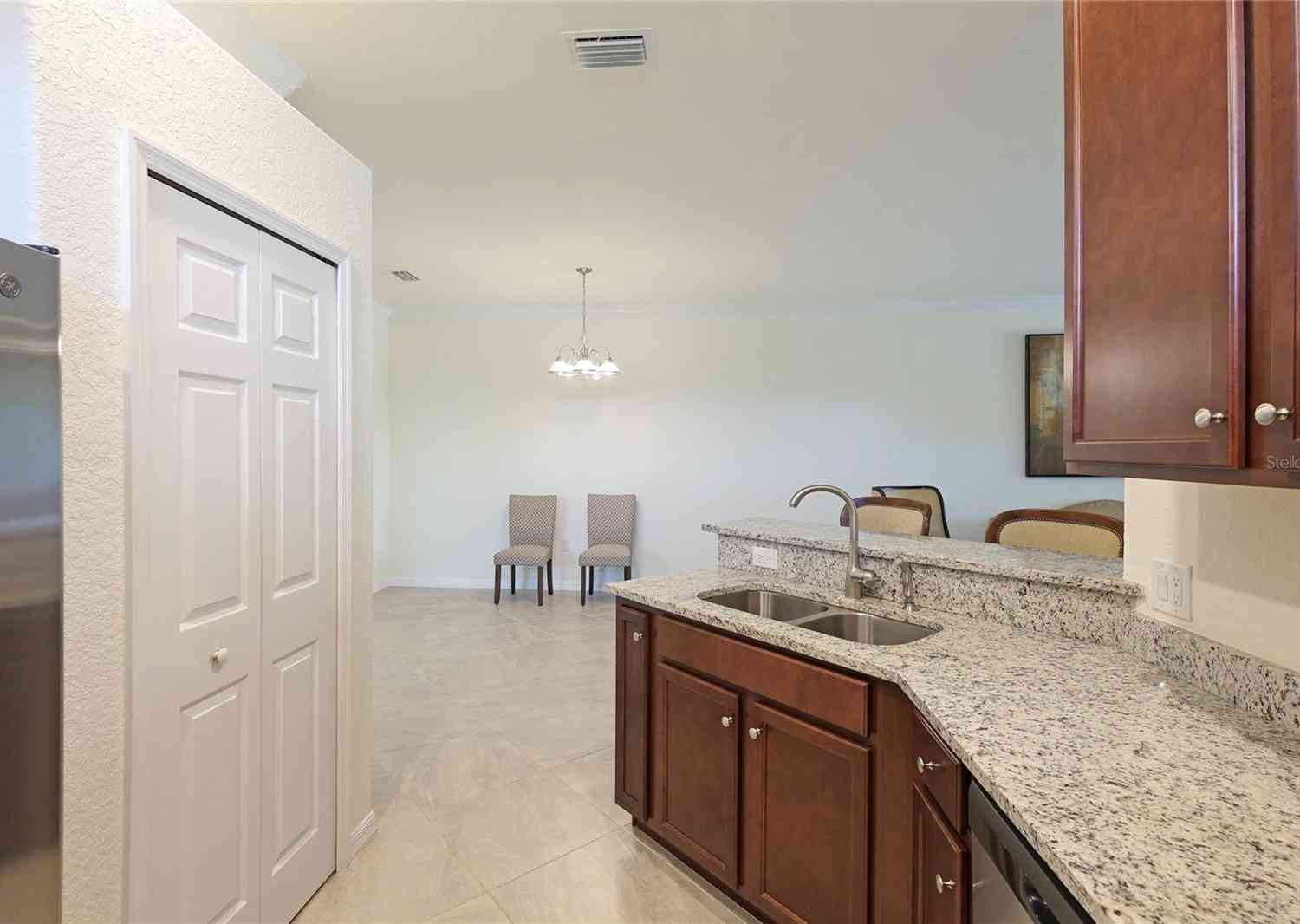 12440 Amica Loop, VENICE, Florida image 10