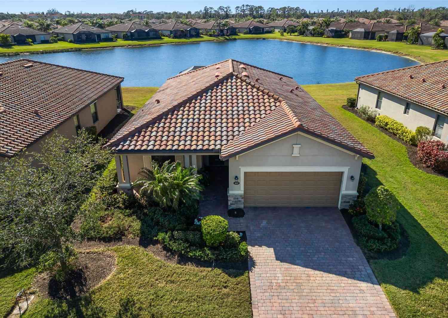 6517 Willowshire Way, BRADENTON, Florida image 1