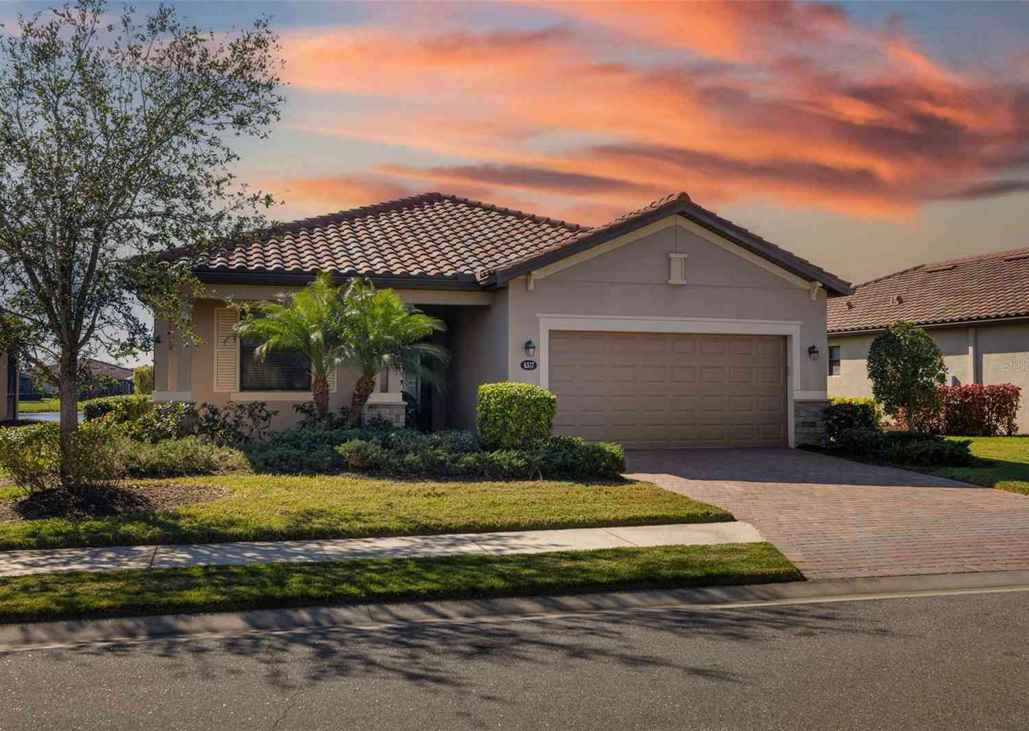 6517 Willowshire Way, BRADENTON, Florida image 2