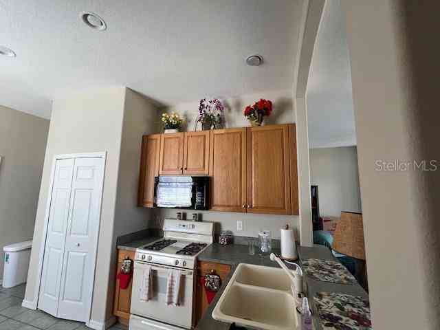 1063 Mesa Verde Court, CLERMONT, Florida image 7