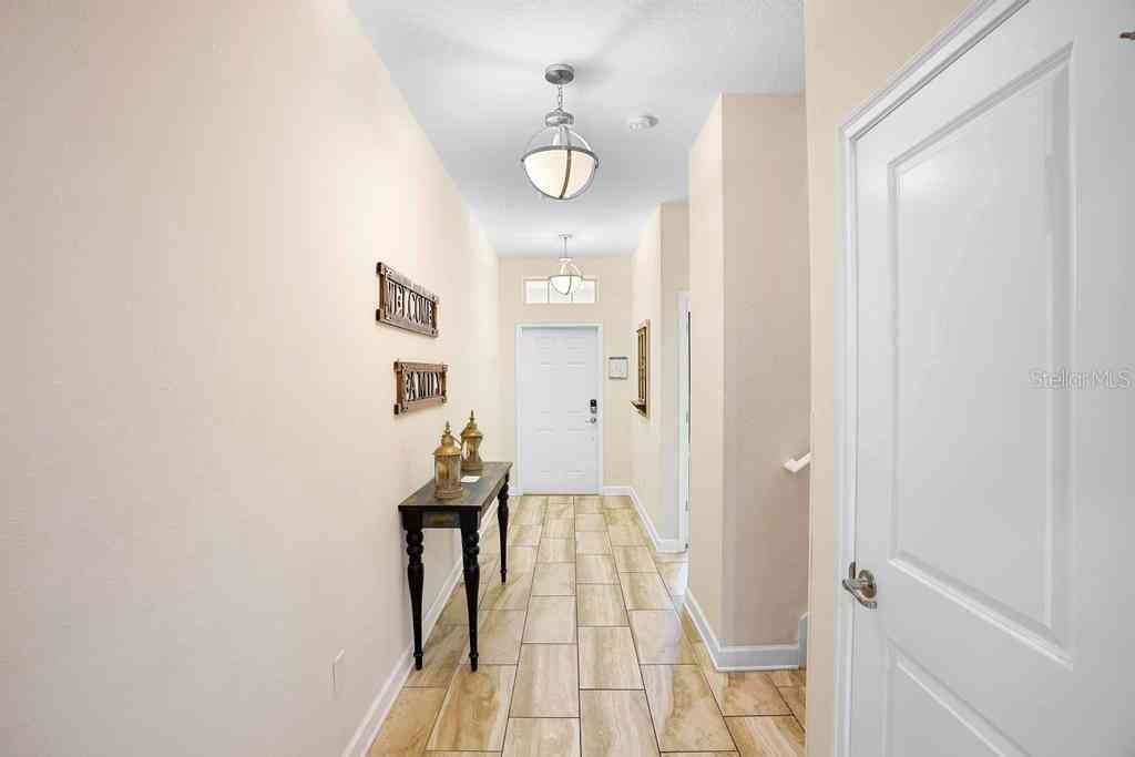 4738 Sleepy Hollow Drive, KISSIMMEE, Florida image 17