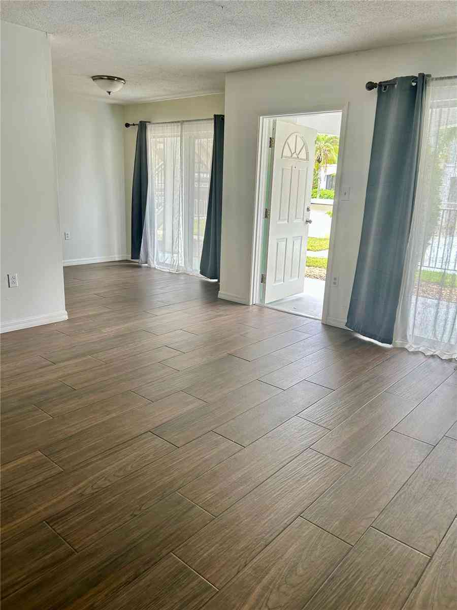 4035 S School Avenue #B2, SARASOTA, Florida image 6