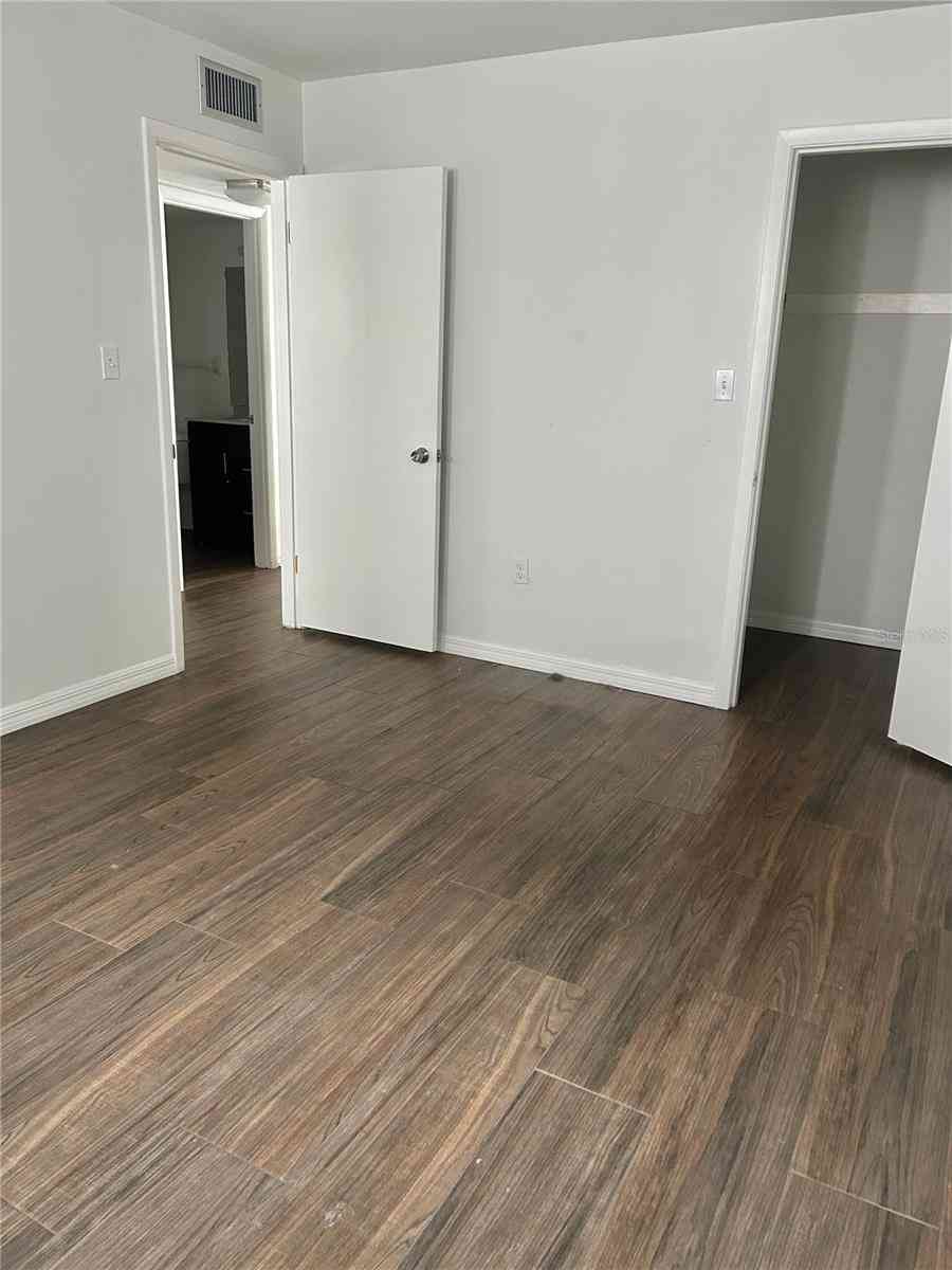 4035 S School Avenue #B2, SARASOTA, Florida image 15