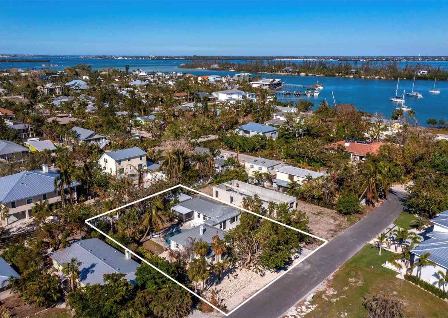 611 Hibiscus Way, LONGBOAT KEY, Florida image 1