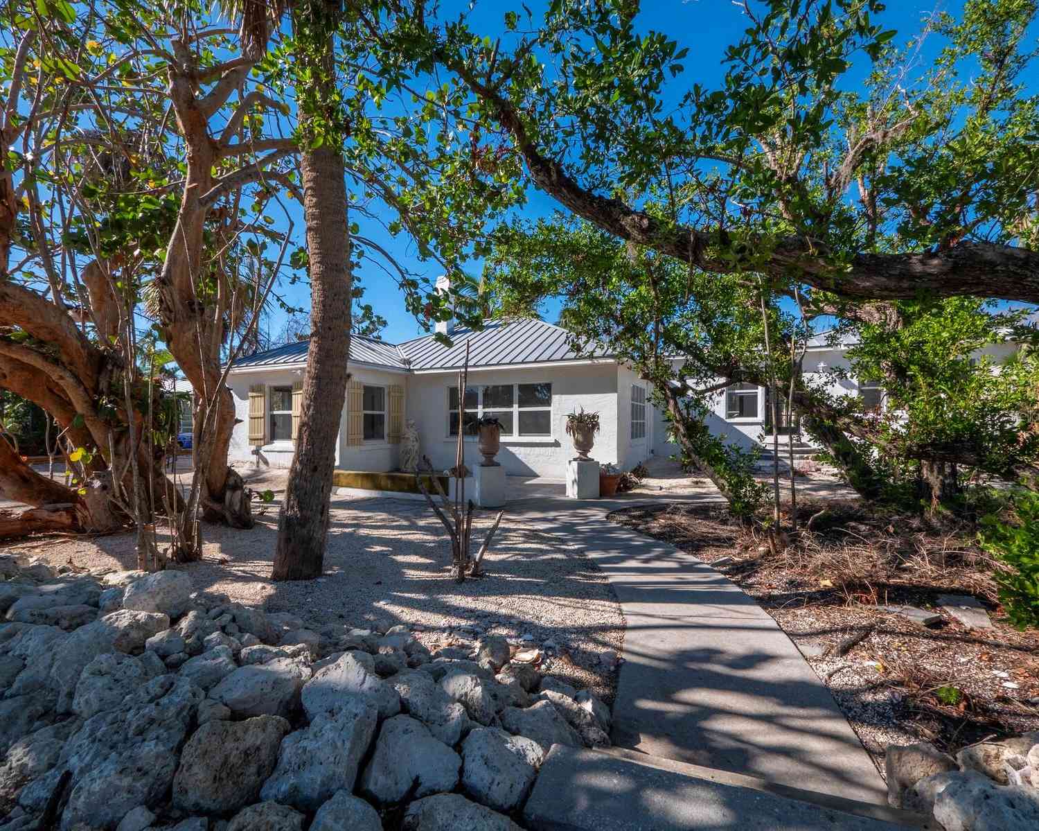 611 Hibiscus Way, LONGBOAT KEY, Florida image 25