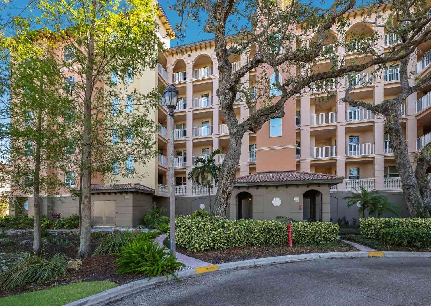 5591 Cannes Circle #501, SARASOTA, Florida image 3