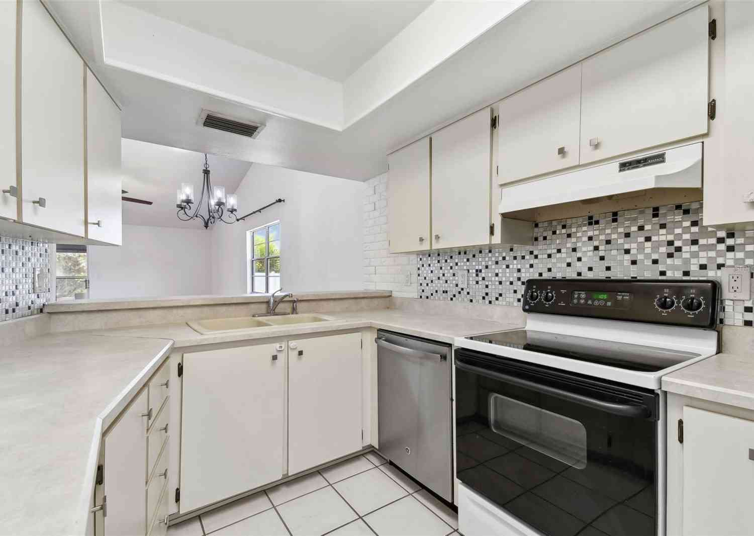 569 Daventry Square, PALM HARBOR, Florida image 18
