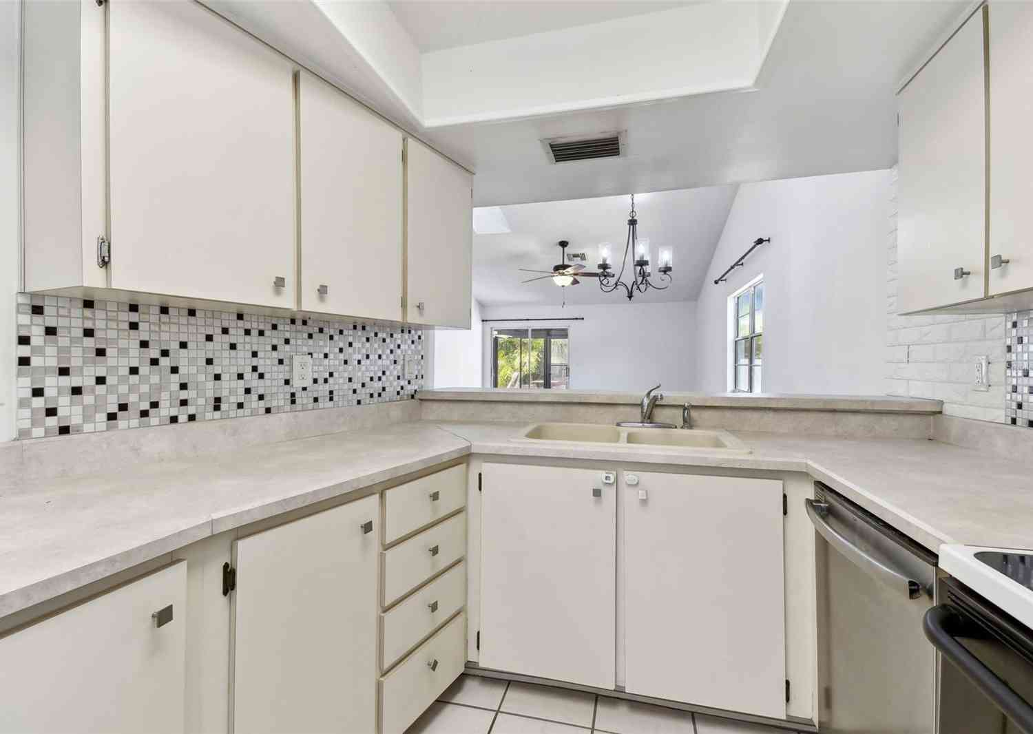 569 Daventry Square, PALM HARBOR, Florida image 19