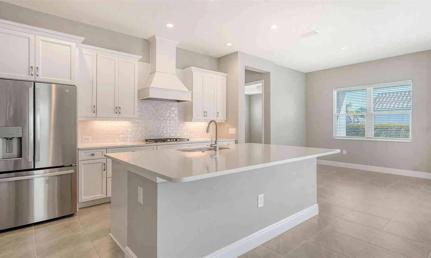 10300 Lake George Avenue, SARASOTA, Florida image 13