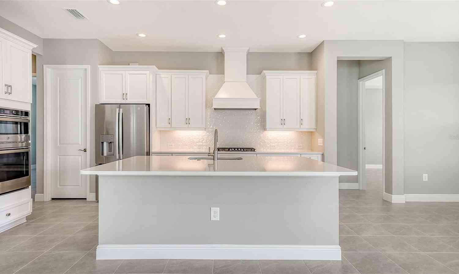 10300 Lake George Avenue, SARASOTA, Florida image 12