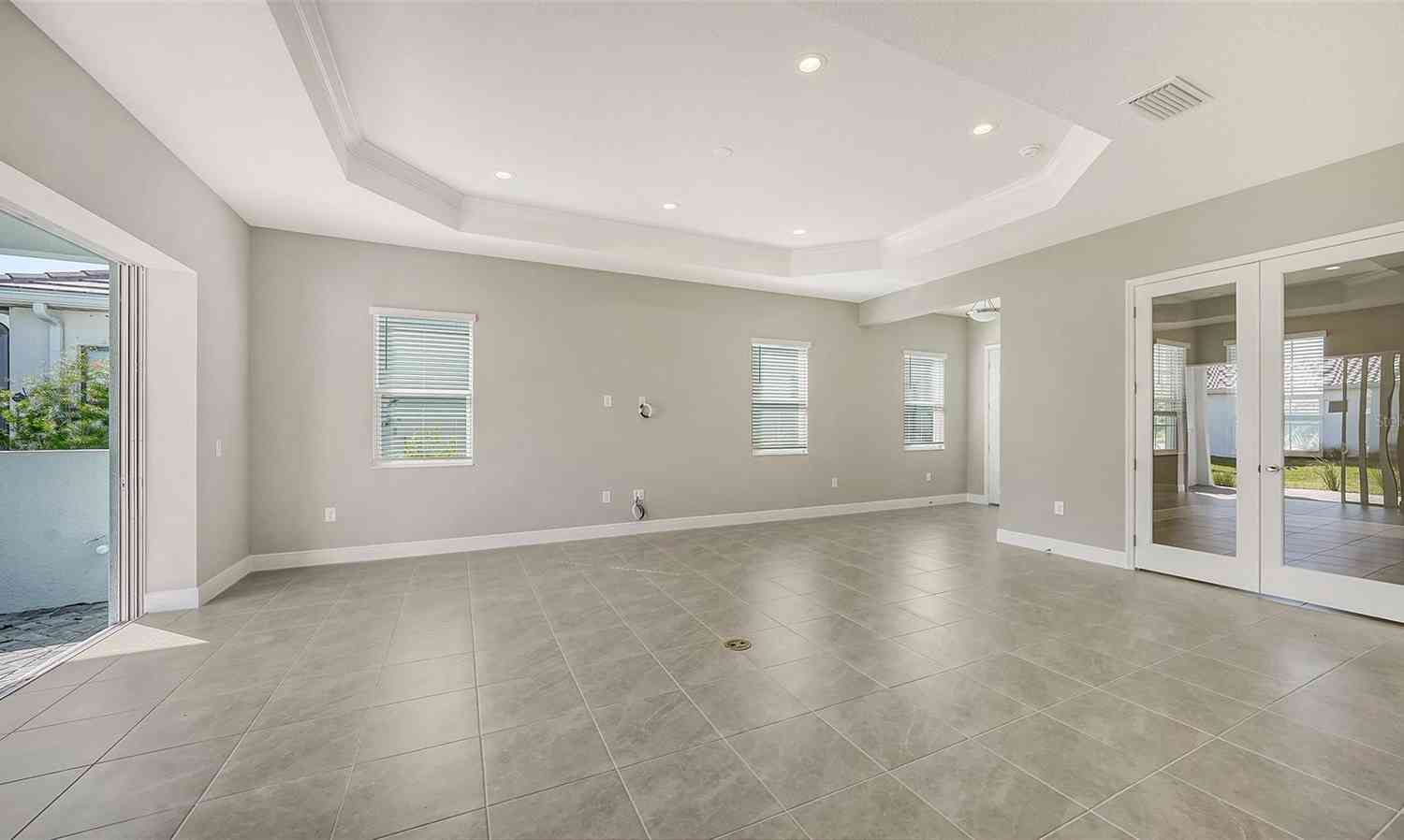 10300 Lake George Avenue, SARASOTA, Florida image 9