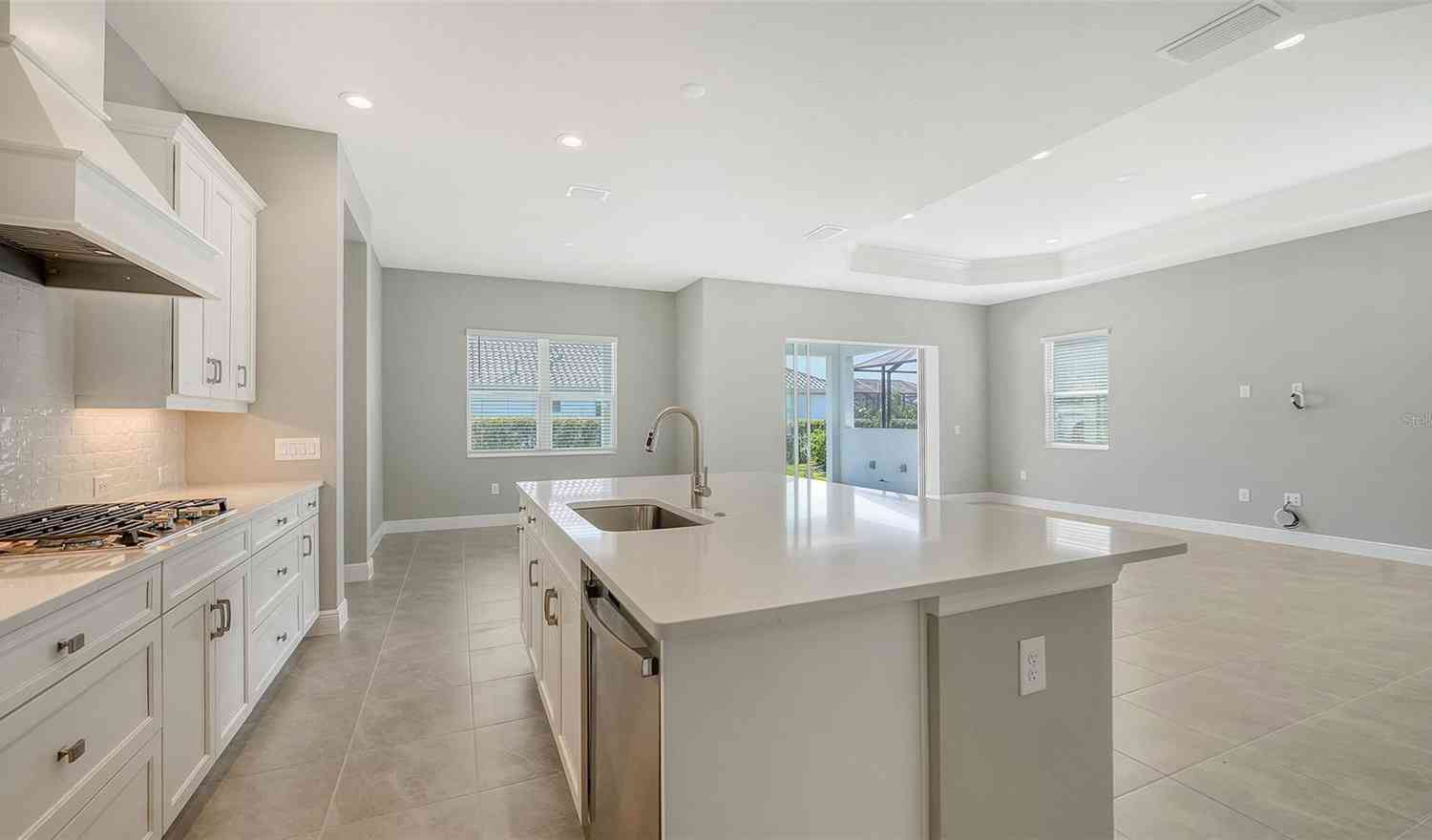 10300 Lake George Avenue, SARASOTA, Florida image 14