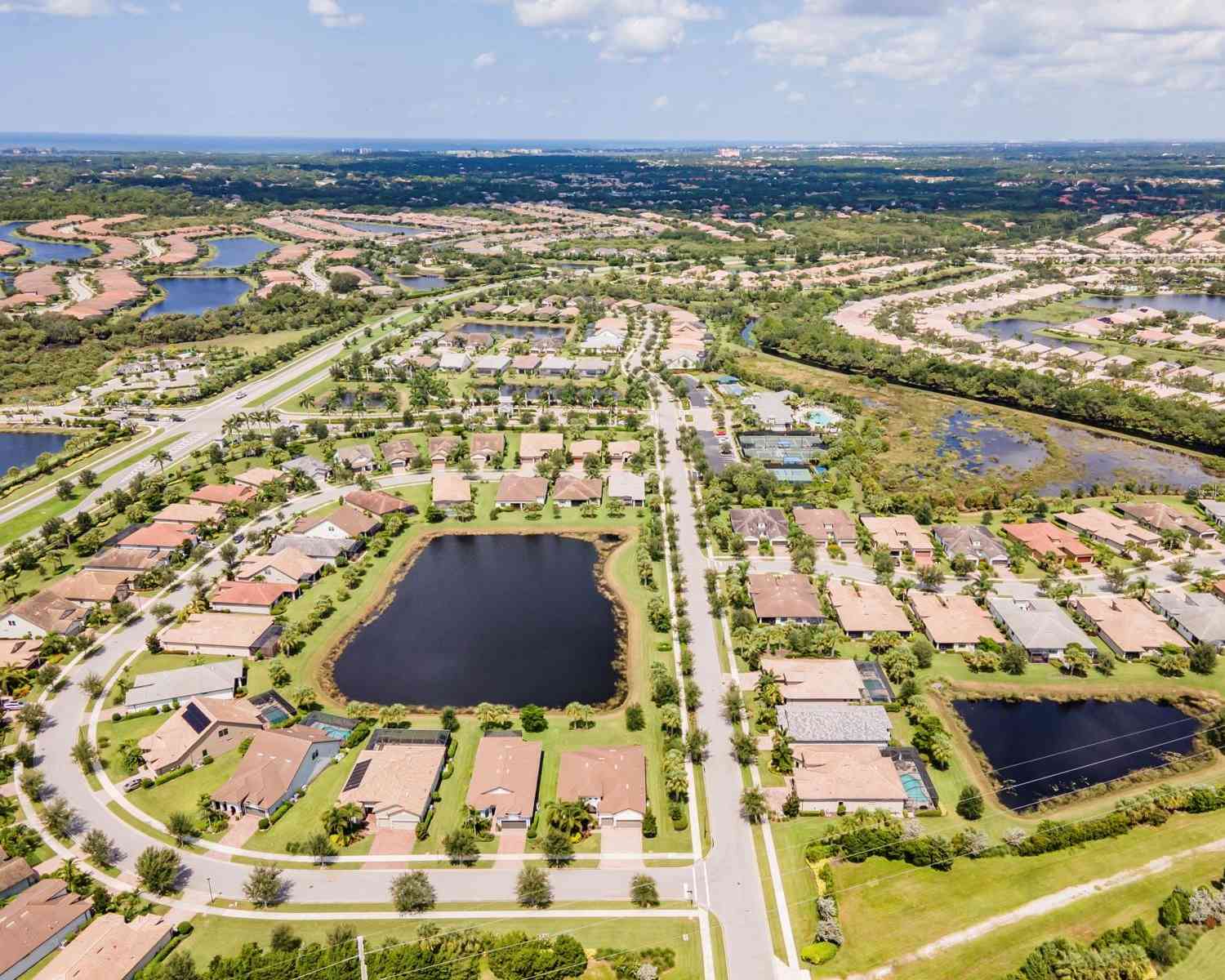 5610 Rain Lily Court, SARASOTA, Florida image 8