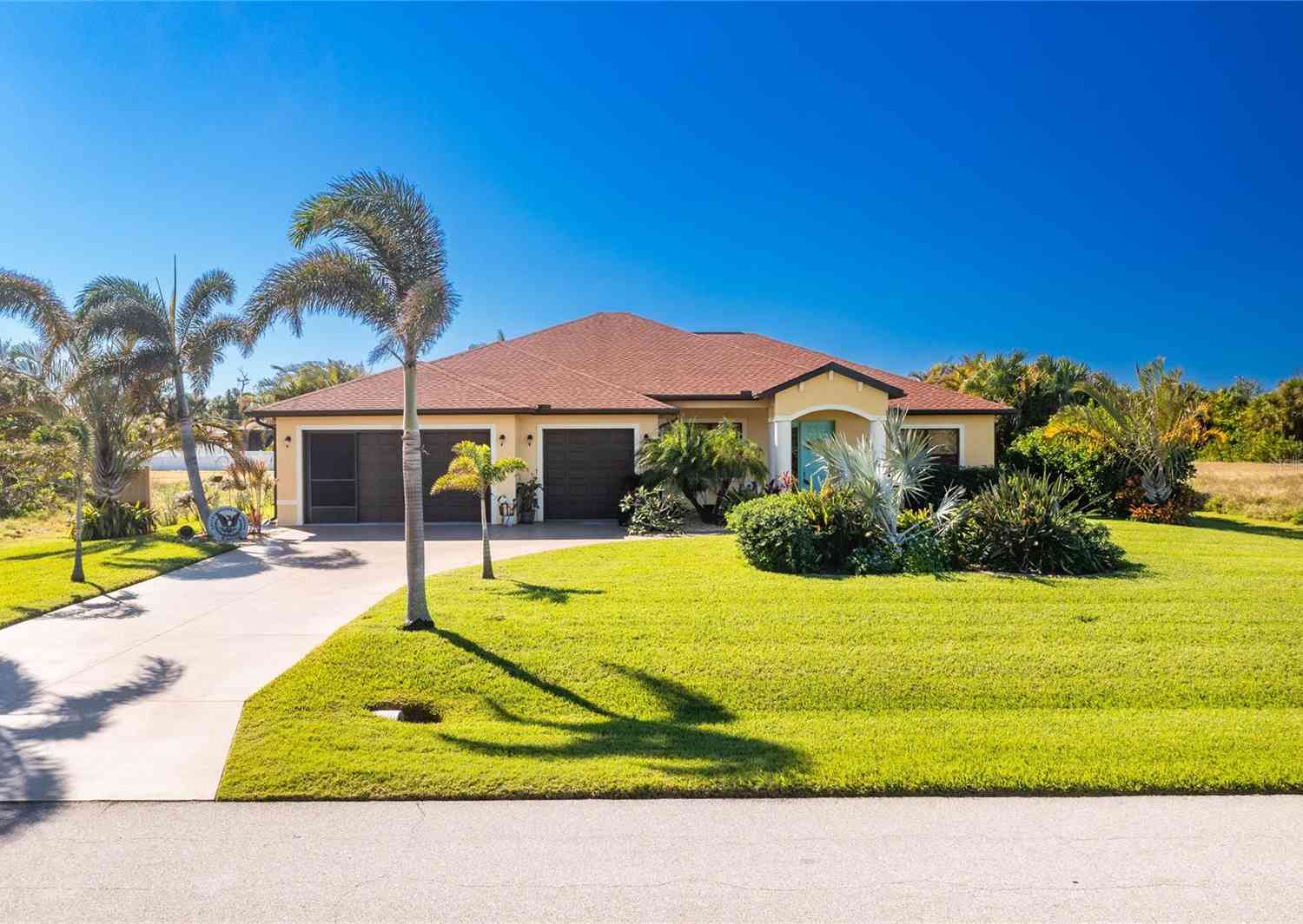 109 Bonita Drive, Rotonda, Florida image 1