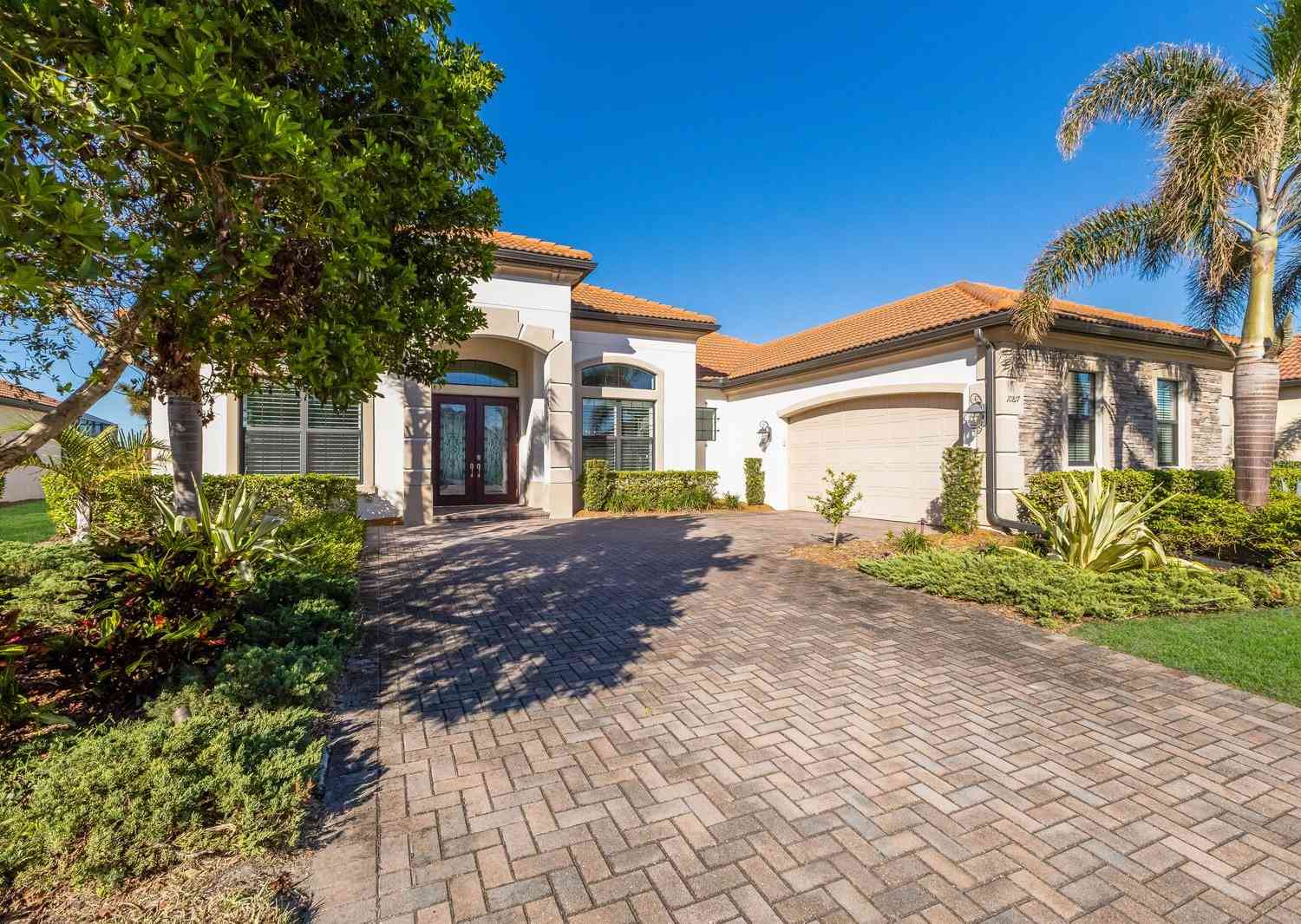 10817 Whisk Fern Drive, VENICE, Florida image 3