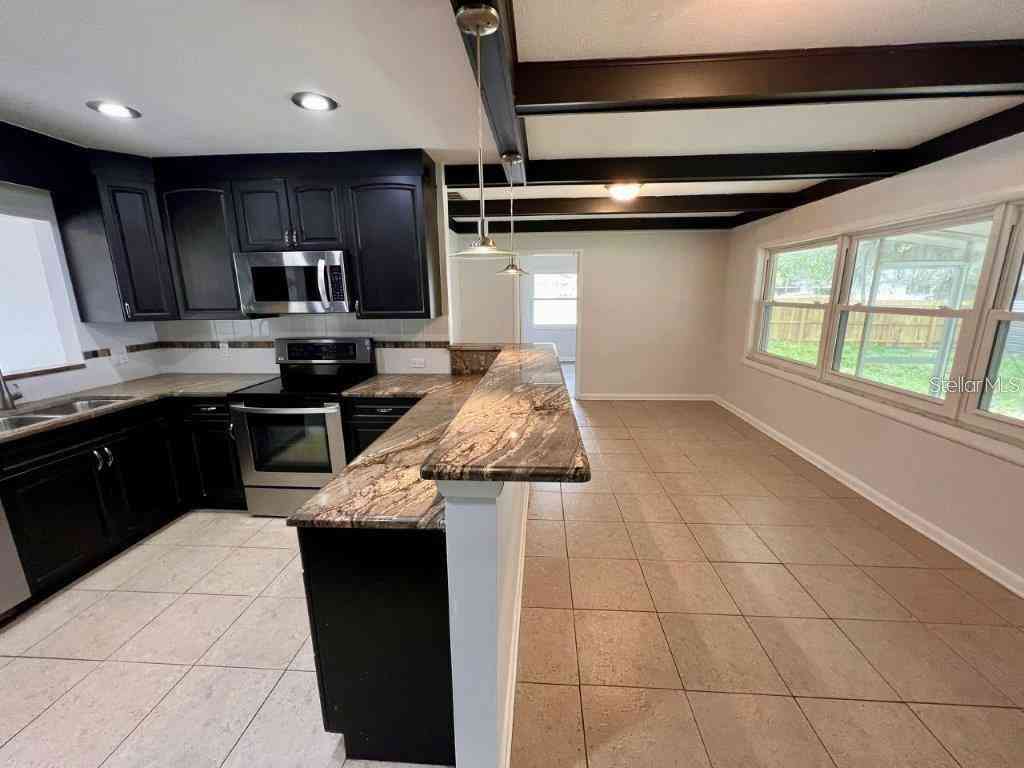 7102 Wrenwood Circle, Tampa, Florida image 13