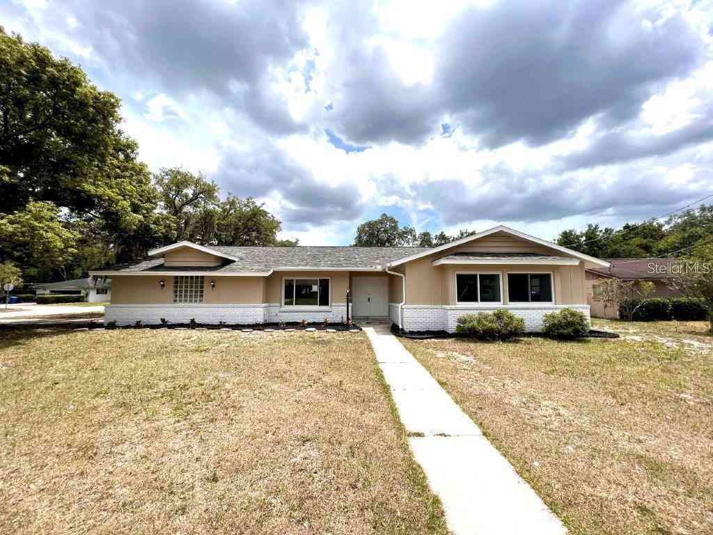 7102 Wrenwood Circle, Tampa, Florida image 3