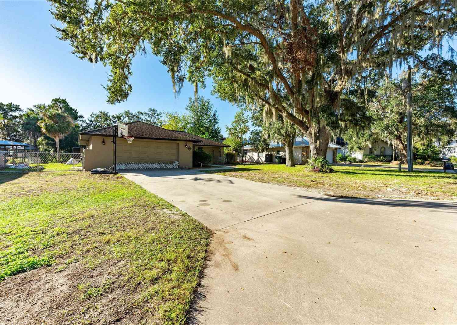 11922 W Waterway Drive, HOMOSASSA, Florida image 9