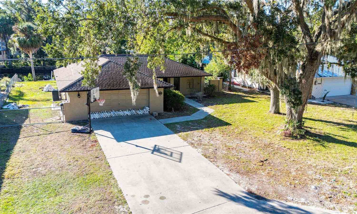 11922 W Waterway Drive, HOMOSASSA, Florida image 8