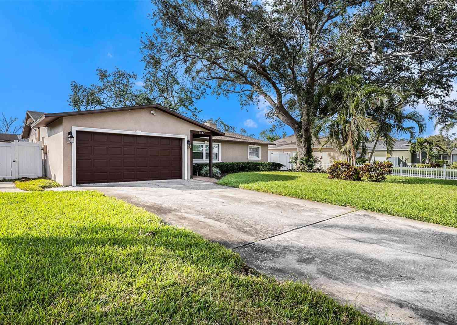 5857 25th Street, Saint Petersburg, Florida image 2