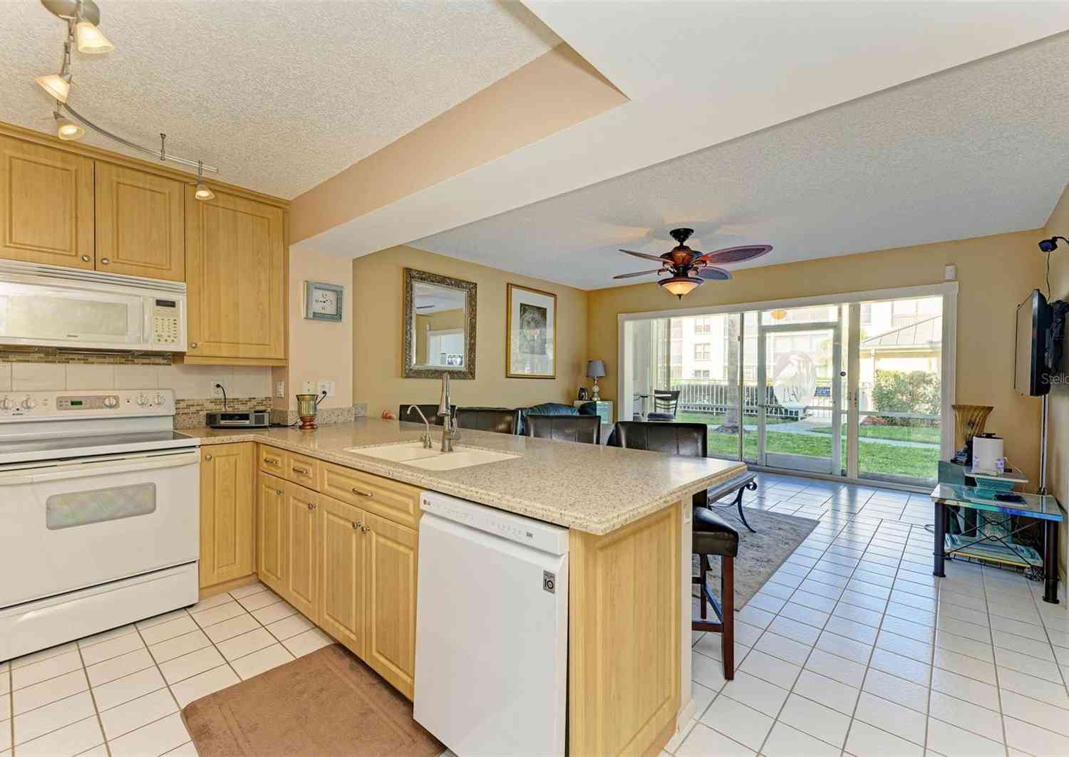 3980 Ironwood Circle #107, BRADENTON, Florida image 17