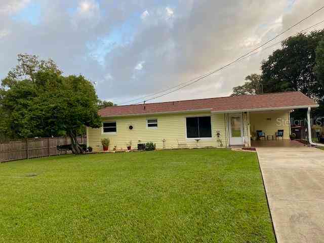 5227 SE 115th Street, BELLEVIEW, Florida image 1