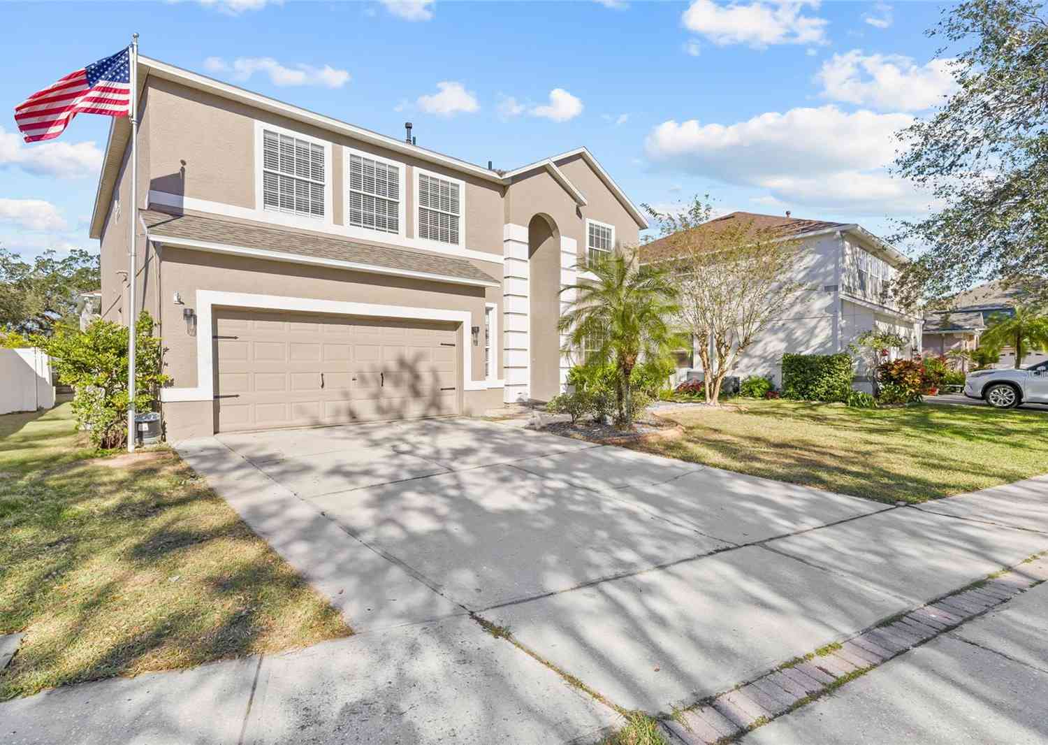 723 June Lake Lane, BRANDON, Florida image 2