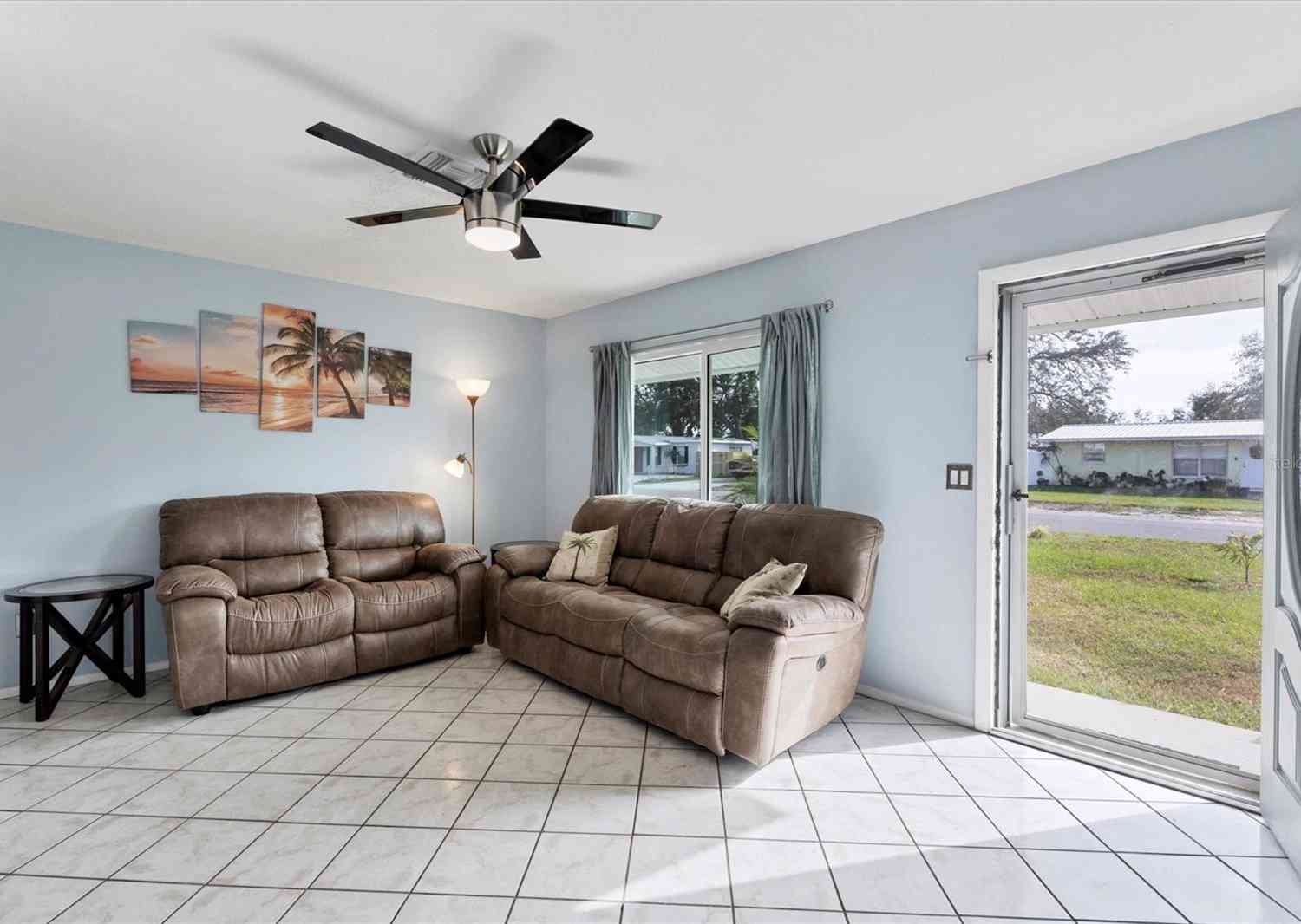 4327 56th Avenue Drive, BRADENTON, Florida image 3