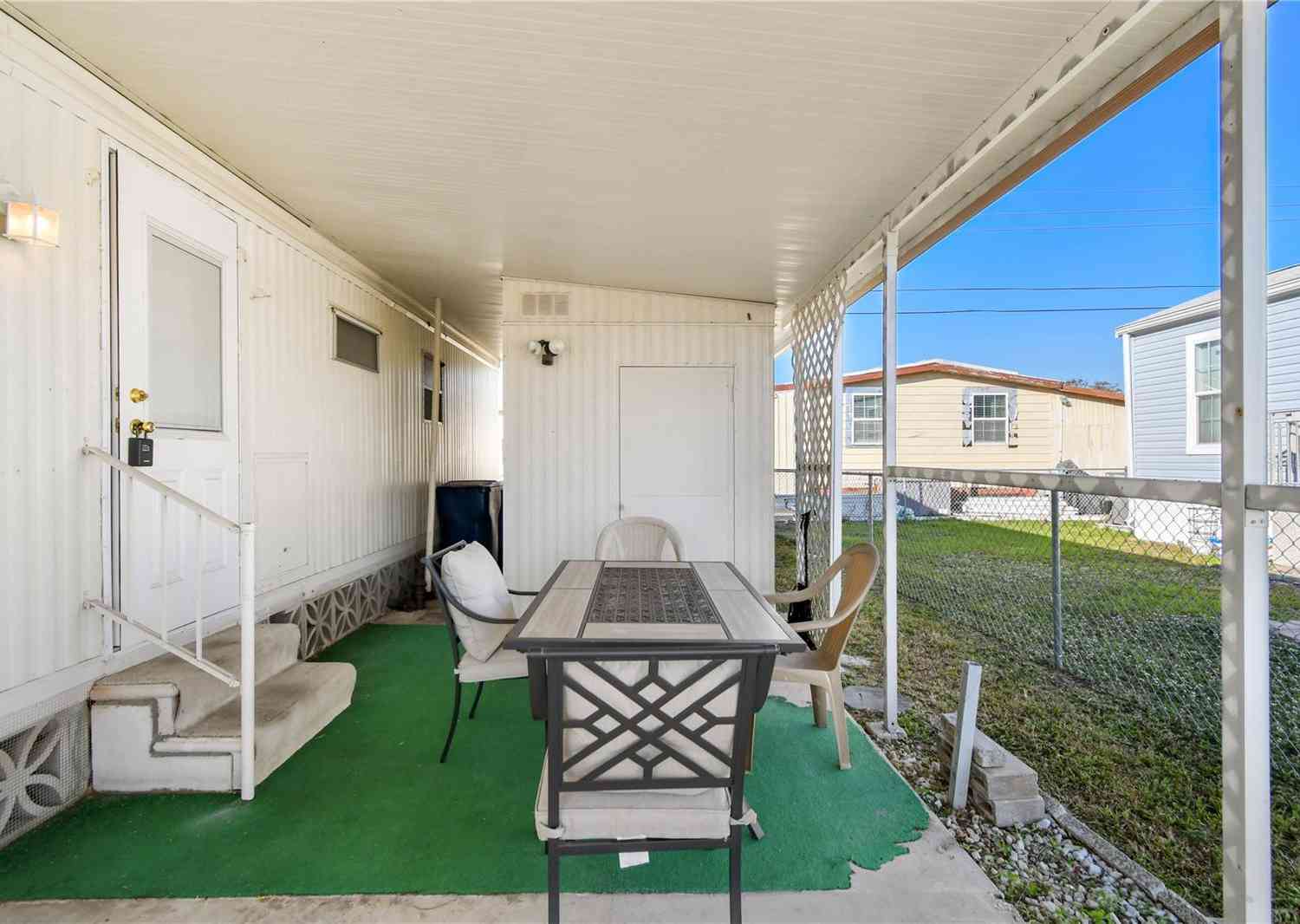 1111 49th Avenue Drive, BRADENTON, Florida image 5