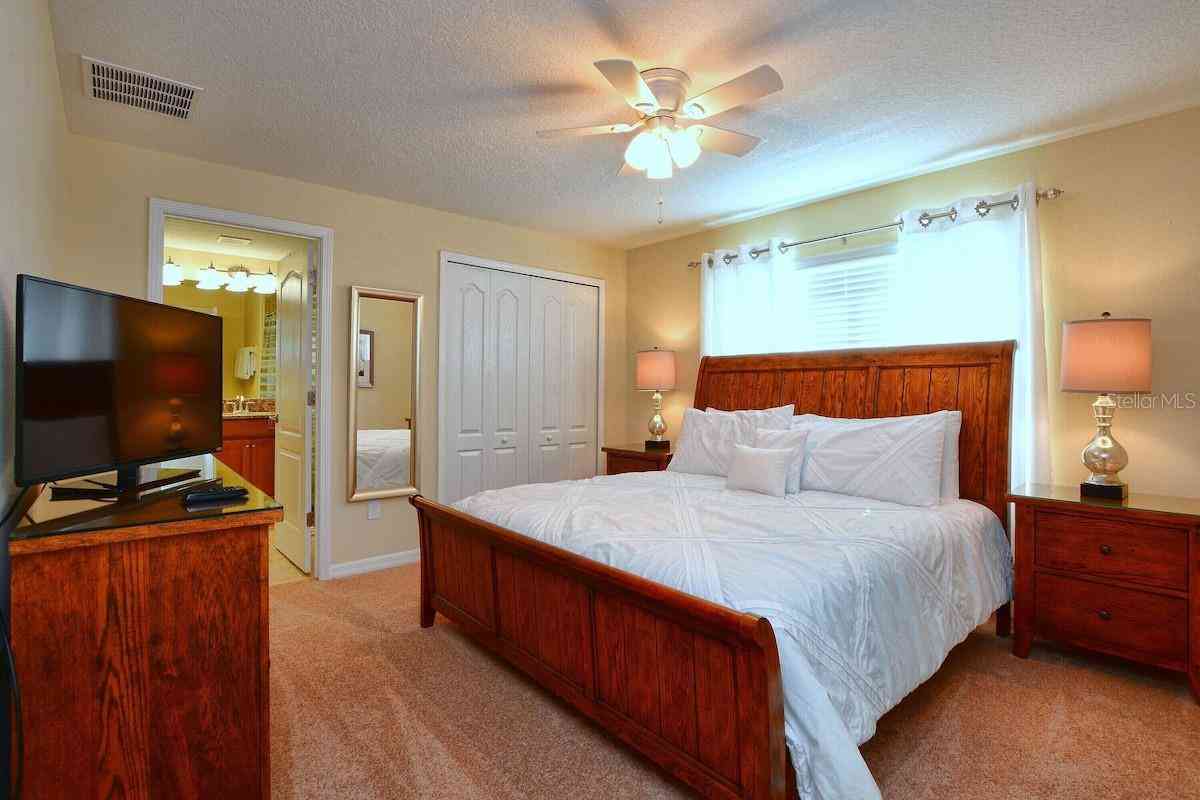 8963 Bismarck Palm Road, KISSIMMEE, Florida image 15