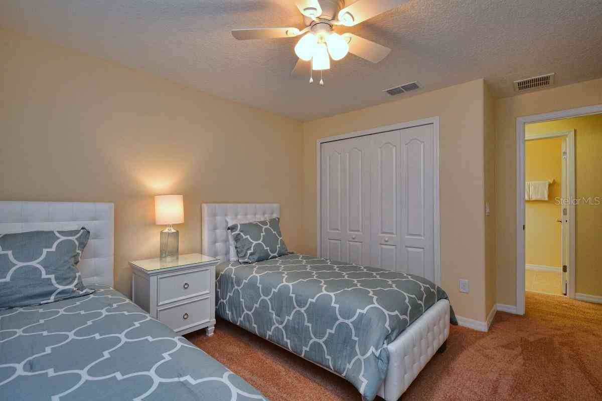 8963 Bismarck Palm Road, KISSIMMEE, Florida image 22