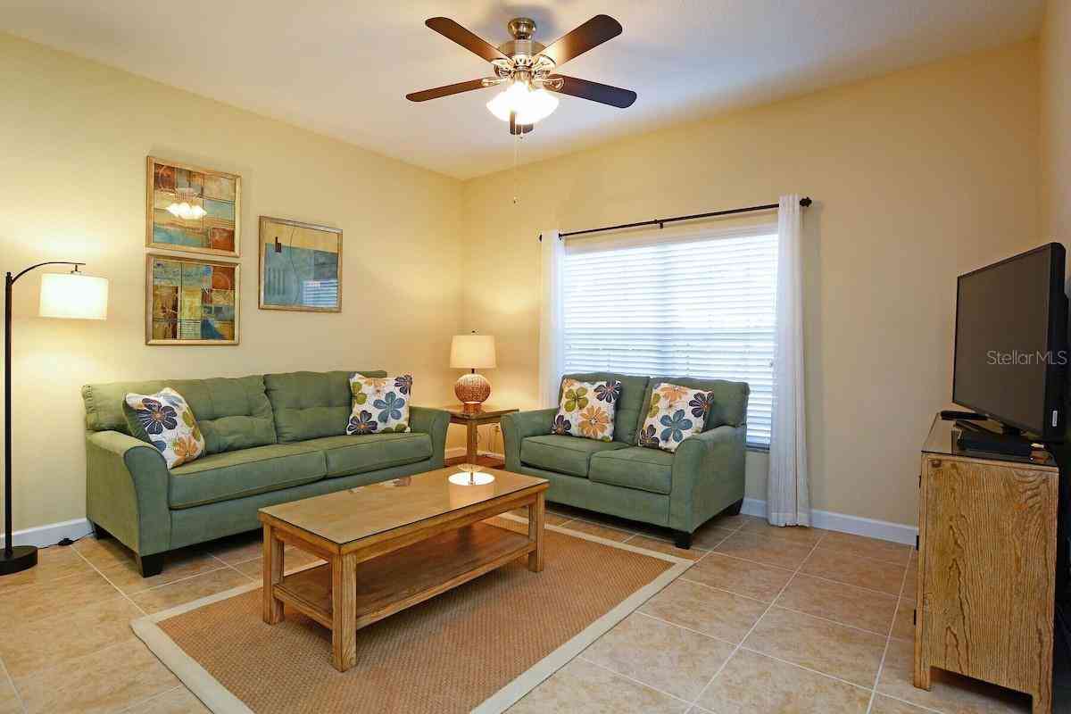 8963 Bismarck Palm Road, KISSIMMEE, Florida image 10