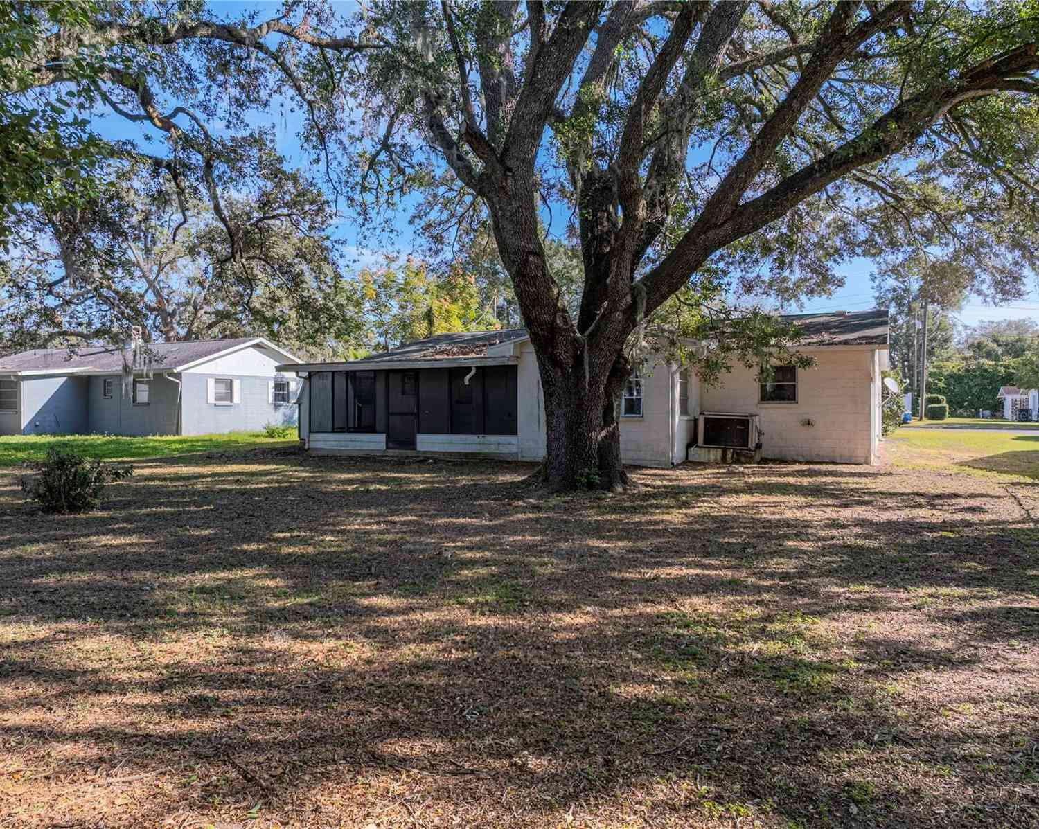 5925 Wilson Drive, ZEPHYRHILLS, Florida image 34